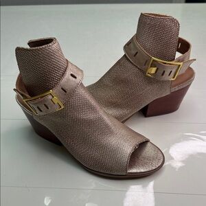 Nicole Textured Tan Heeled peep toe